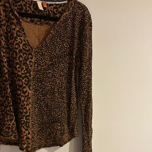 Fitted Pilcro Long Sleeve Leopard Print Shirt